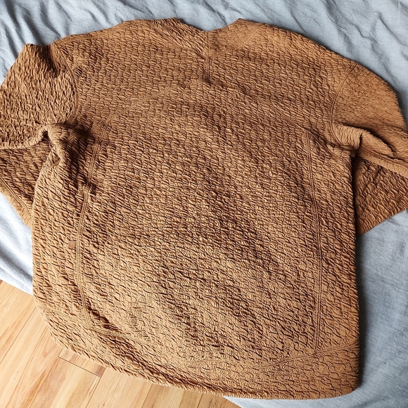 Lululemon Rippled V-Neck Pullover - Picture 7 of 10